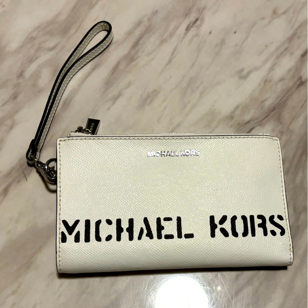 Michael Kors Black & White Wristlet 🖤 Compact & Stylish Accessory!